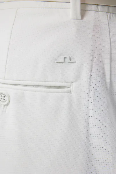 Bilde av VENT TIGHT SHORTS HVIT
