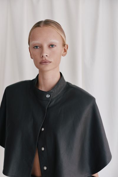 Hovedbilde ZOE CAPE Black